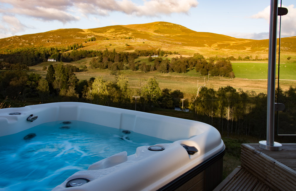 Private hot-tub with mountain views